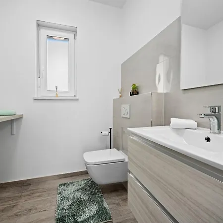 Lu Near Fazana For 7 People With Private Pool, Kids Playground & Sea View Villa *