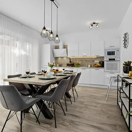 Lu Near Fazana For 7 People With Private Pool, Kids Playground & Sea View Villa *