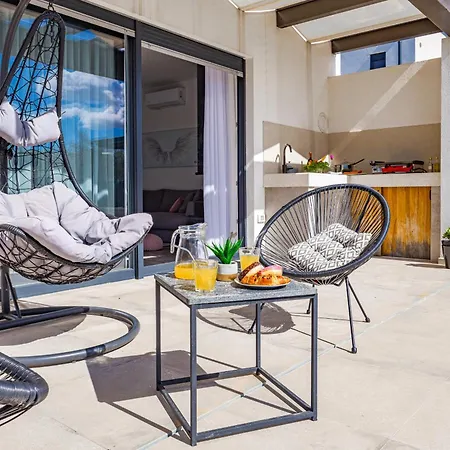 Villa Lu Near Fazana For 7 People With Private Pool, Kids Playground & Sea View Galižana